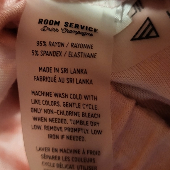 Room Service Women's Pink Capri Pajama Set Size Small - Picture 6 of 8